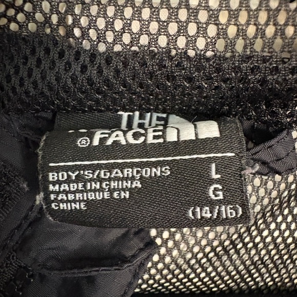 The North Face Boys Hyvent outer layer Lightweight Water Wind Resistant Jacket - Picture 3 of 7